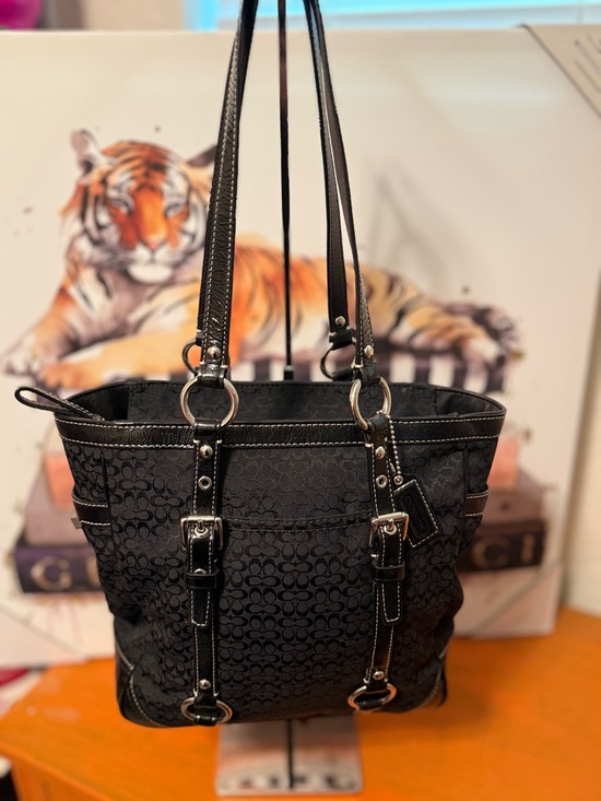 Coach Handbags - Coach Black Signature Gallery Jacquard Tote EUC